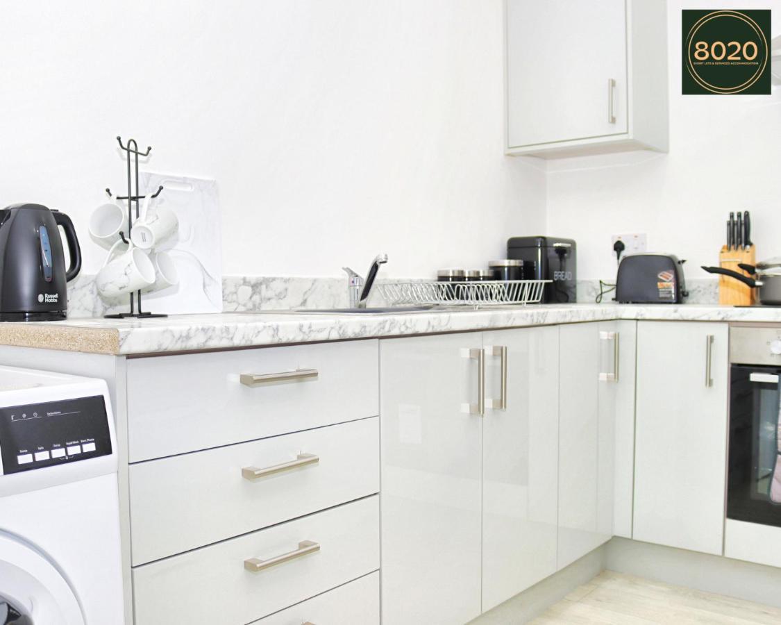 Lancing Apartments - Spacious 2 Bed - Sleeps 6 - Burnham Village Slough Dış mekan fotoğraf